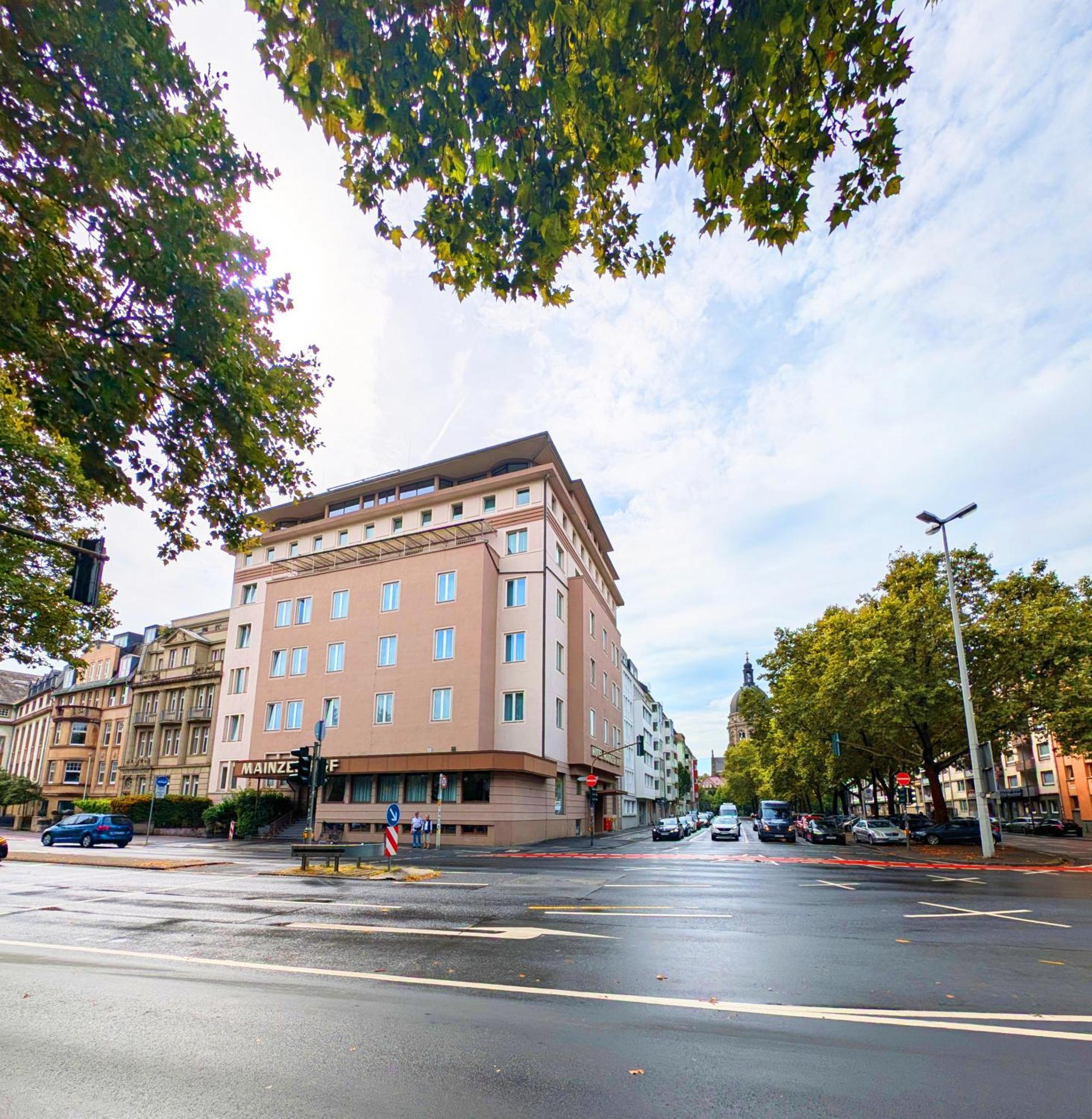 Mainzer Hof Hotel ภายนอก รูปภาพ