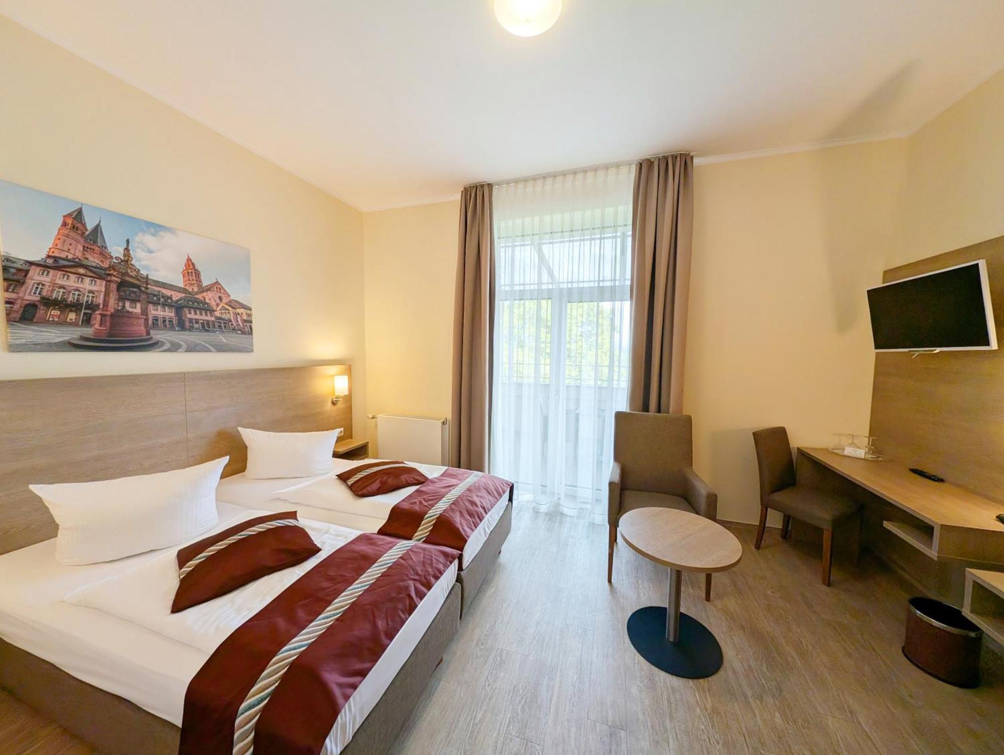Mainzer Hof Hotel ภายนอก รูปภาพ